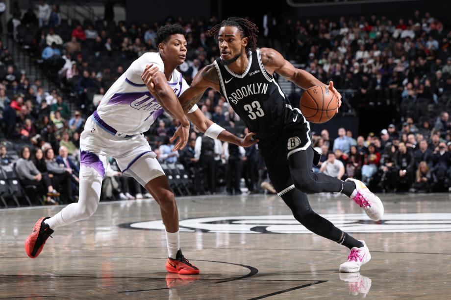 马尔卡宁30+8克洛尼29分 爵士客场击败篮网