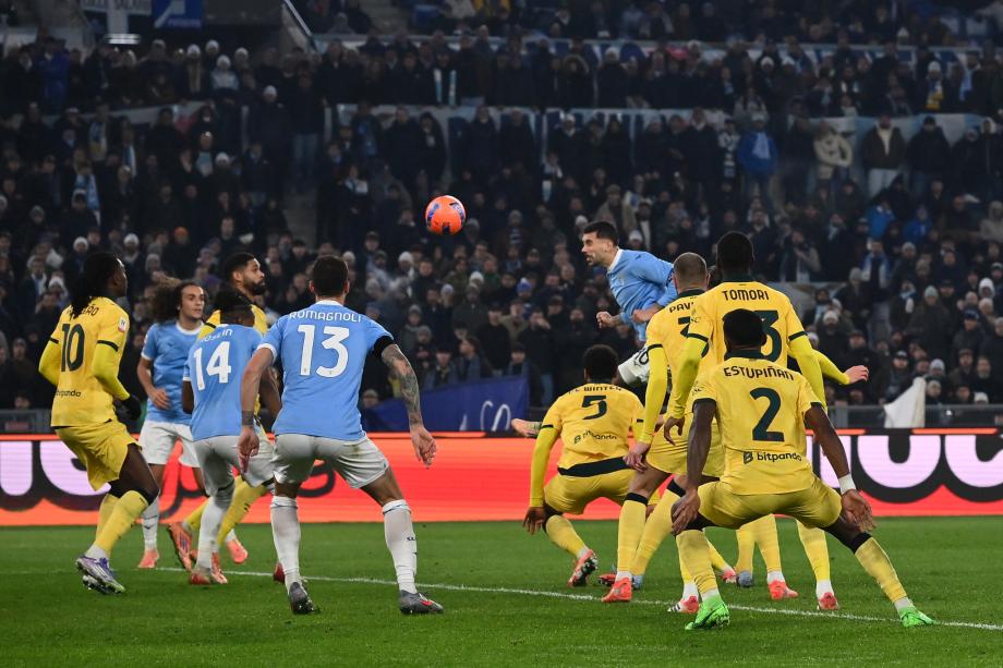 拉齐奥终结AC米兰13场不败 晋级意大利杯八强