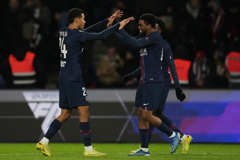 法甲-K77双响马尤卢传射 巴黎5-0雷恩距榜首1分