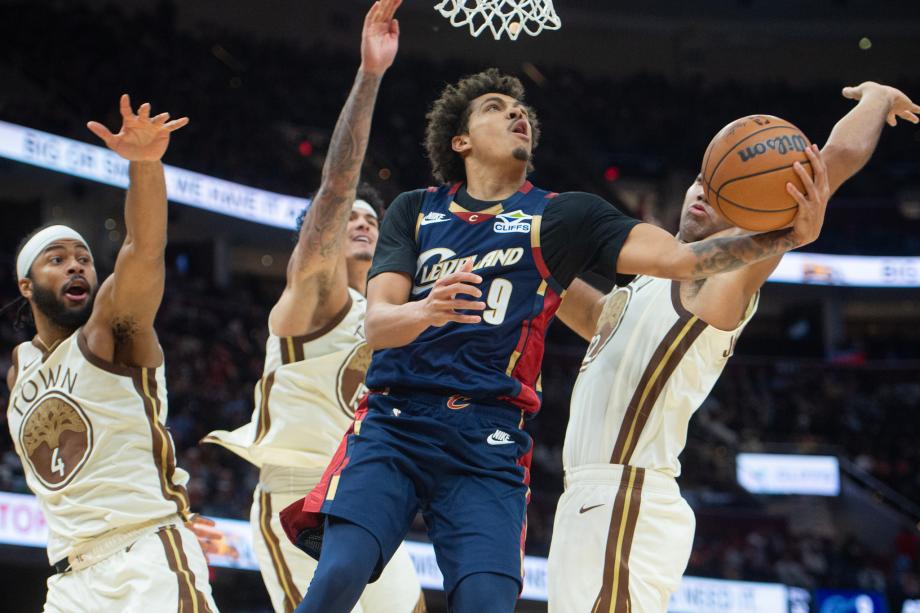 米切尔空砍29分斯潘塞19+7 残阵勇士爆冷骑士