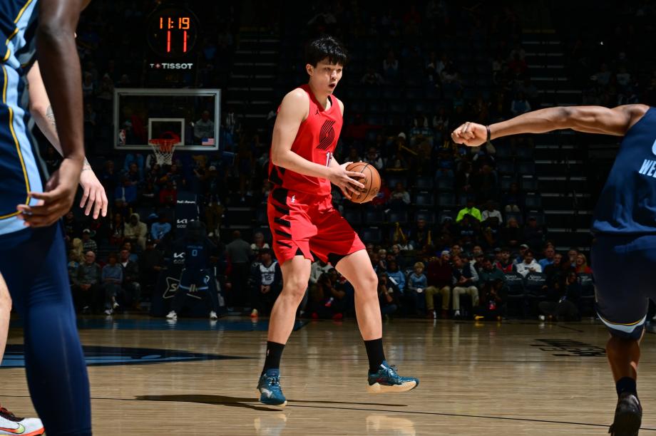 杨瀚森生涯首次先发砍4分5板 开拓者不敌灰熊