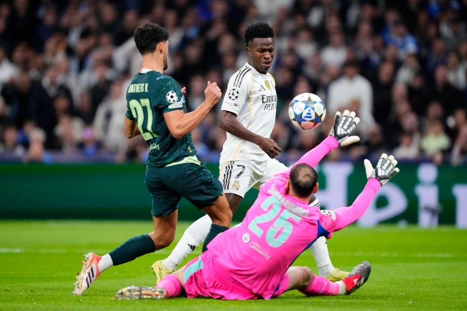 欧冠：哈兰德点射罗德里戈破荒 曼城2-1逆转皇马