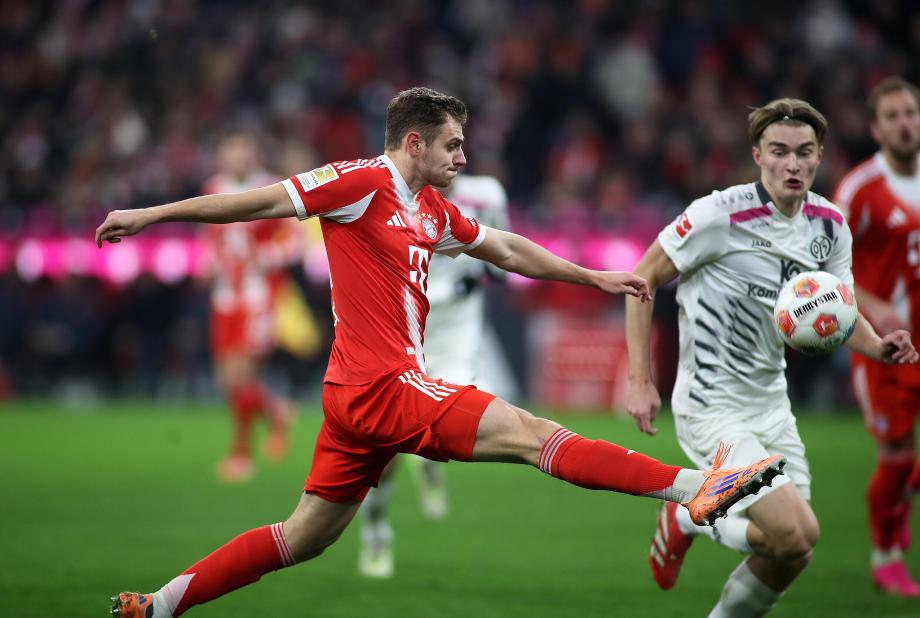 德甲-卡尔连场破门凯恩点射 拜仁2-2战平美因茨