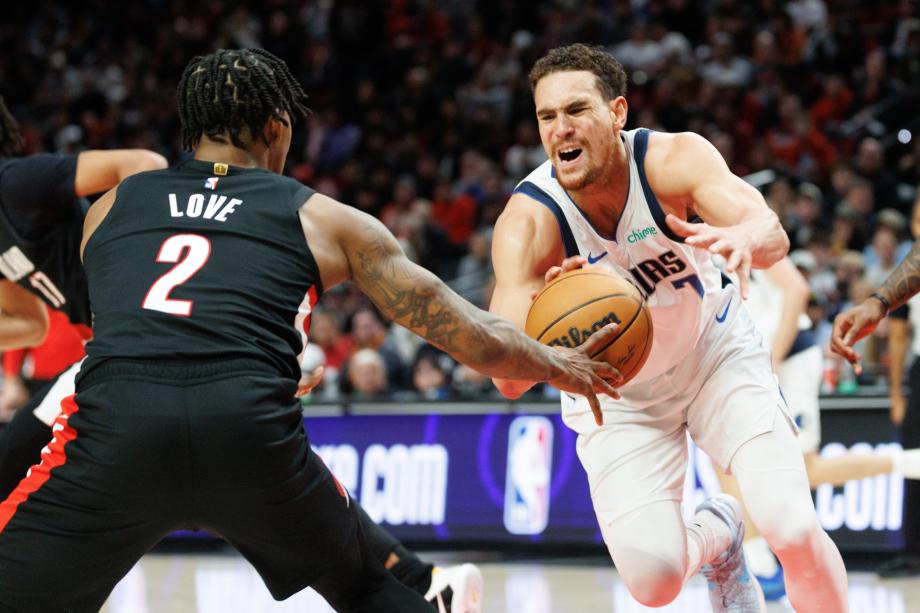 杨瀚森出战10分钟献1助攻 开拓者胜独行侠