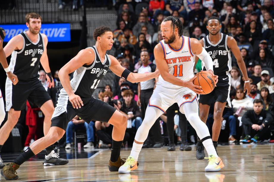 文班亚马31+13尚帕尼11记三分 马刺险胜尼克斯