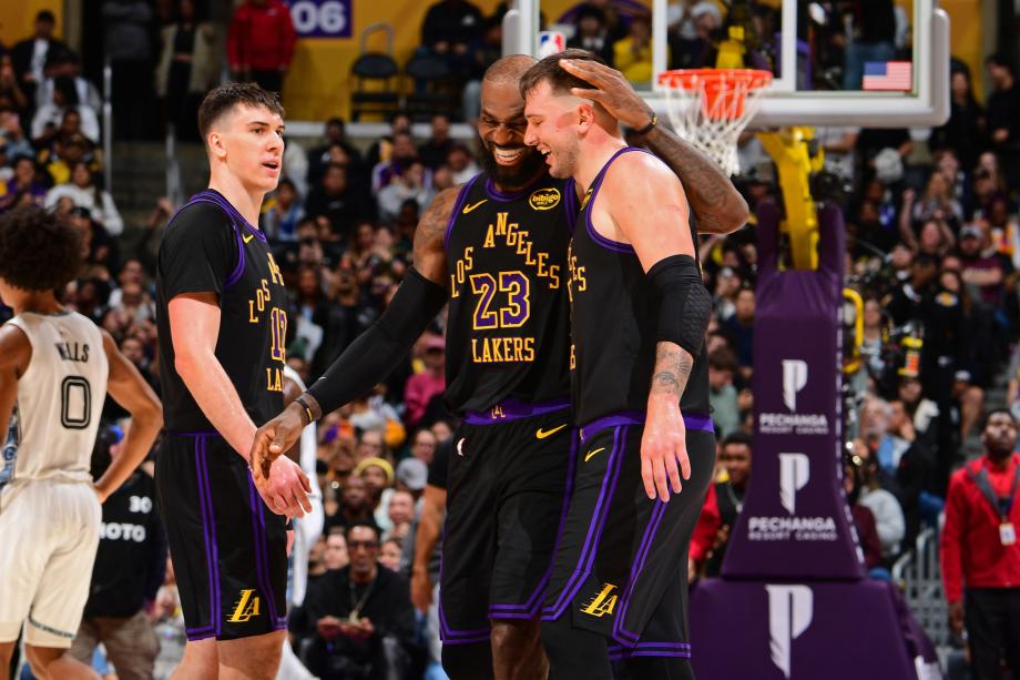 詹姆斯31+9+6东契奇34+6+8 湖人主场力擒灰熊