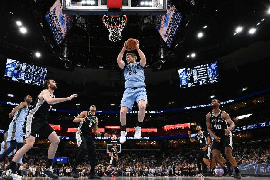 文班亚马复出30分阿尔达马制胜盖帽 马刺不敌灰熊