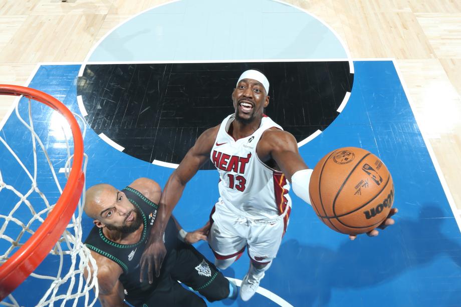 爱德华兹26+5鲍威尔21分 森林狼扑灭热火迎三连胜