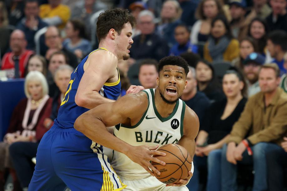 库里31+7+7字母哥空砍34+10+5 勇士力擒雄鹿