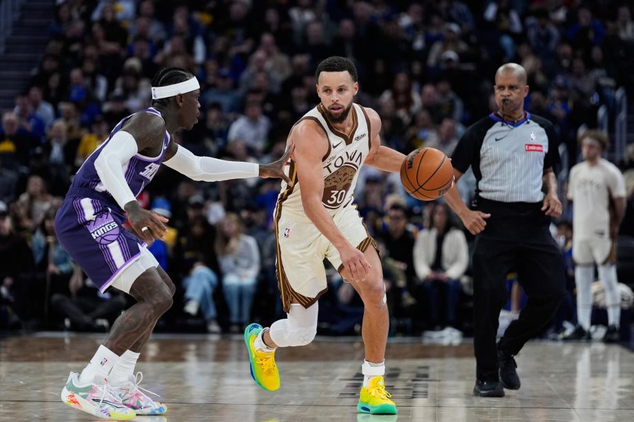 国王103-137勇士 库里27分10助巴特勒15分