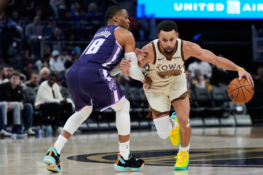 国王103-137勇士 库里27分10助巴特勒15分