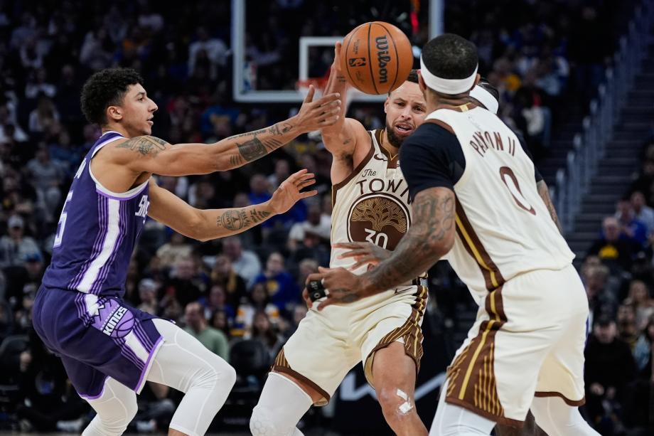 国王103-137勇士 库里27分10助巴特勒15分