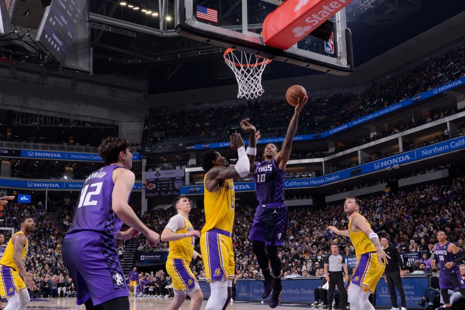 东契奇空砍42分 国王背靠背送湖人3连败