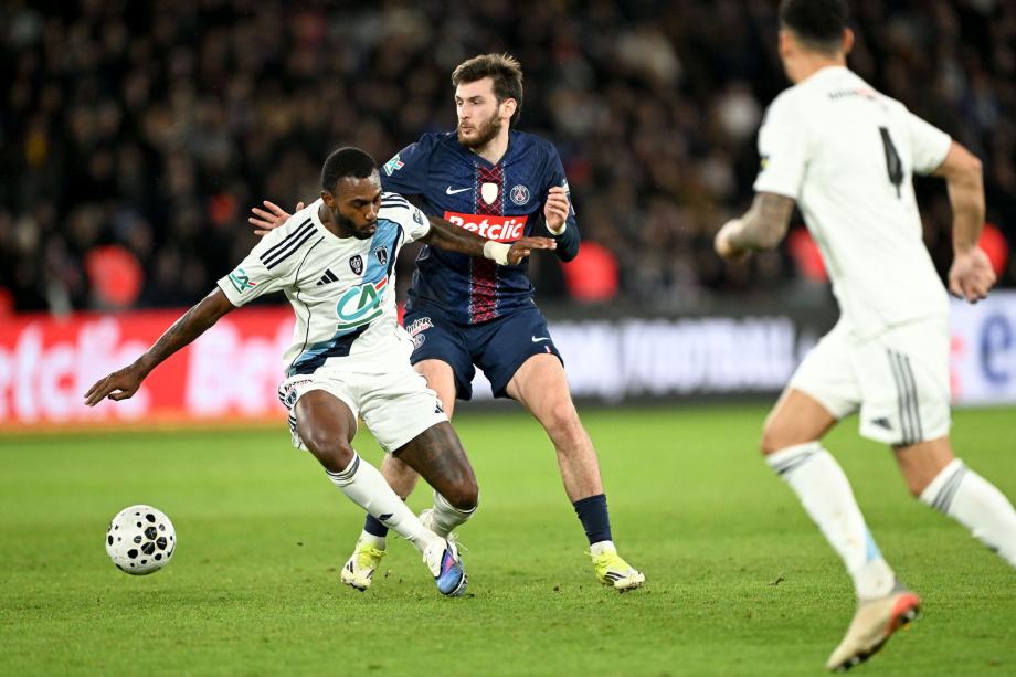 登贝莱失单刀 大巴黎0-1巴黎FC止步法国杯32强