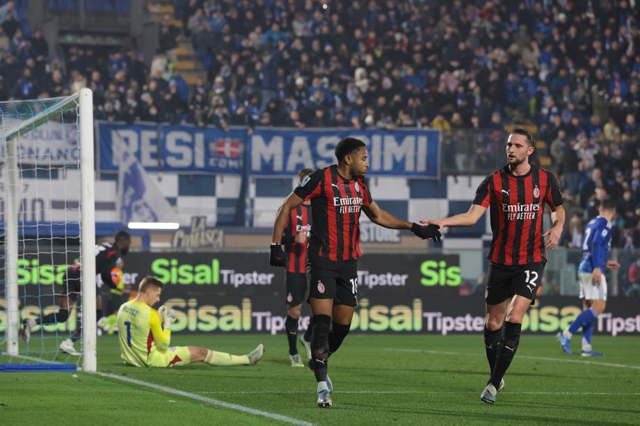 意甲-拉比奥特双响+造点 米兰3-1科莫 19轮不败