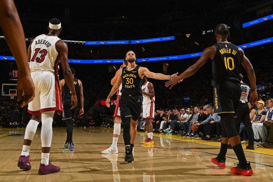 库里19+11巴特勒17分 勇士击败热火4连胜