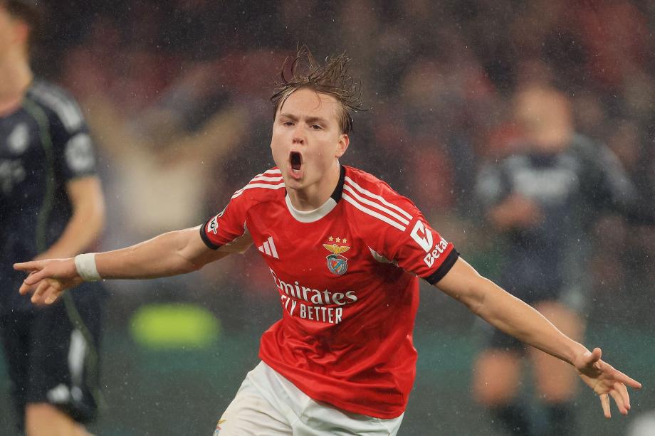 欧冠-门将特鲁宾绝杀 皇马2-4本菲卡无缘直通16强