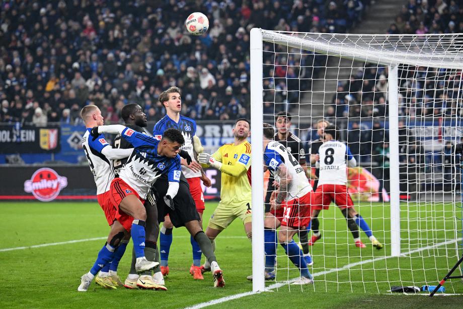 德甲：凯恩破门 拜仁平汉堡连续两轮不胜