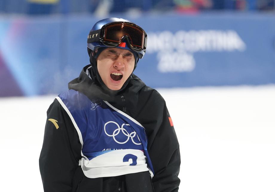 [图]米兰冬奥会单板滑雪须眉大跳台：苏翊鸣晋级决赛