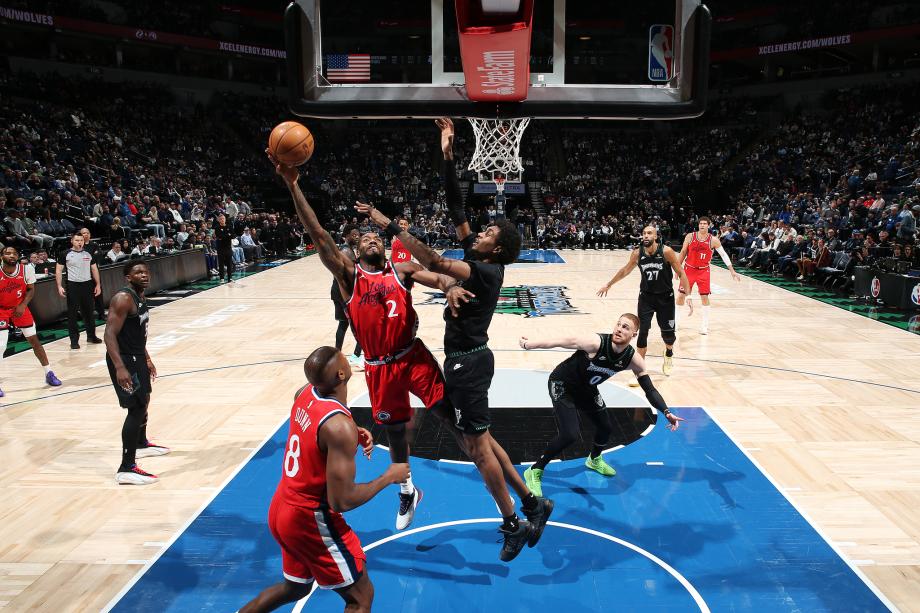 莱昂纳德41+8爱德华兹23分 快船客场大胜森林狼