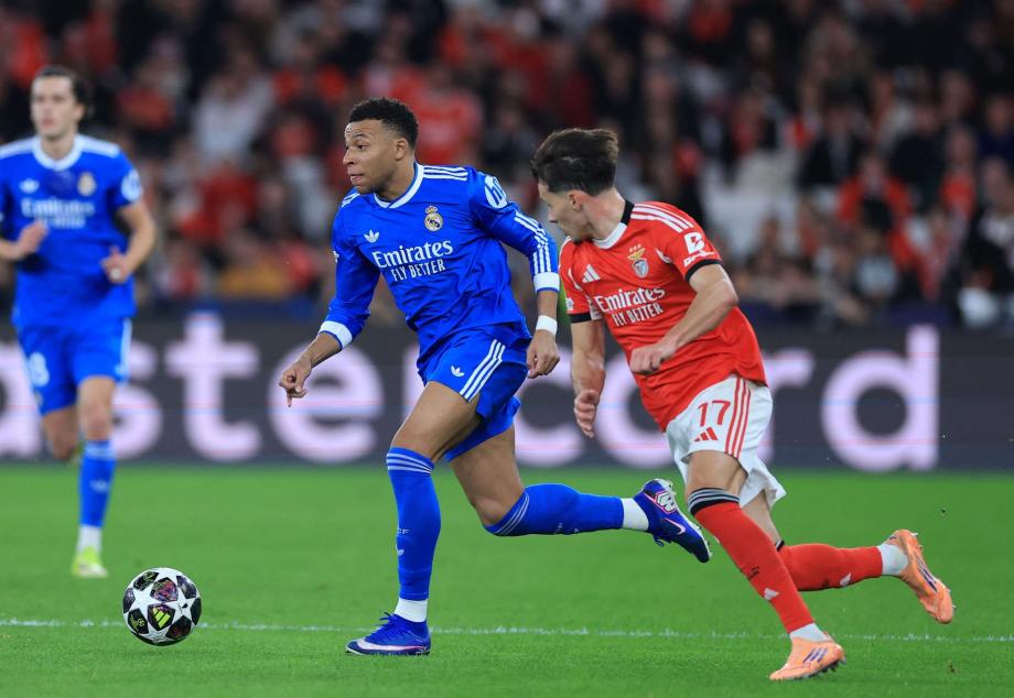 维尼修斯建功穆帅被罚下 皇马1-0胜本菲卡