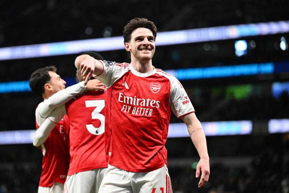 英超-埃泽、约克雷斯梅开二度 阿森纳4-1双杀热刺