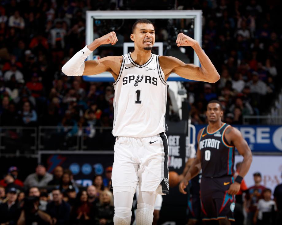 文班亚马21+17杜伦25+14 马刺击败活塞9连胜