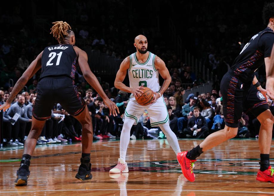 布朗28+分9武切维奇28+11 凯尔特人37分大胜篮网