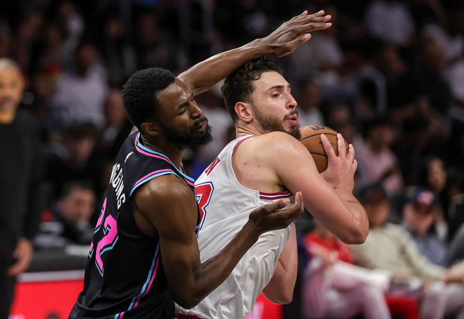 火箭负热火无缘四连胜！杜兰特32分阿门20+11