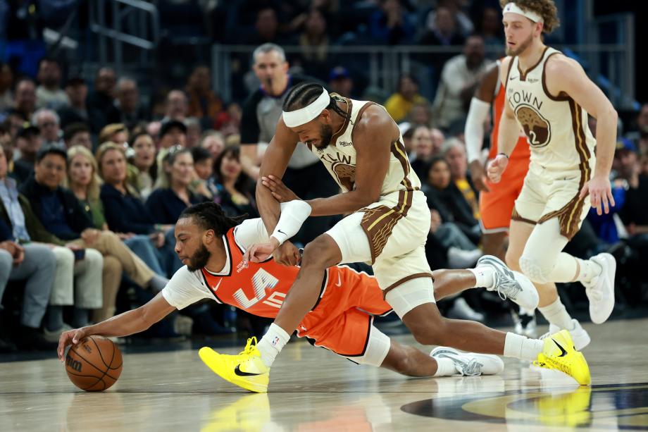 莱昂纳德23分快船逆转胜勇士 加兰首秀12分