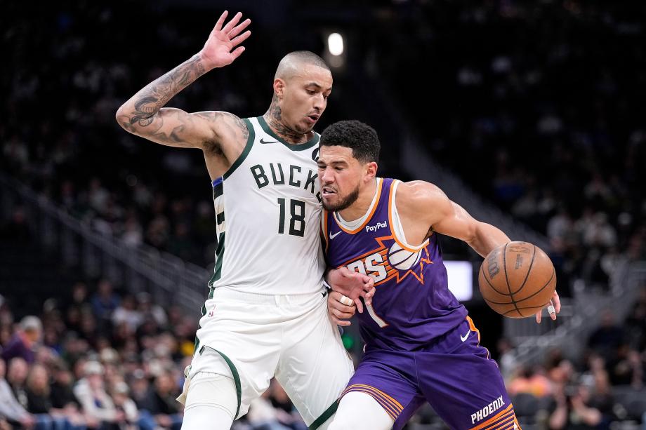 布克27+7字母哥22+6 太阳力克雄鹿三连胜