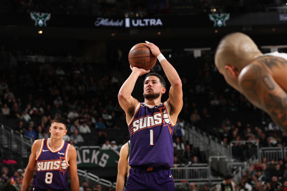 布克27+7字母哥22+6 太阳力克雄鹿三连胜