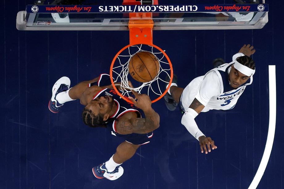 莱昂纳德45分力压爱德华兹36分 快船主场大胜森林狼