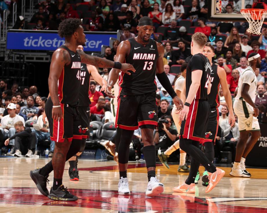 阿德巴约21+8字母哥31分 热火力克雄鹿7连胜