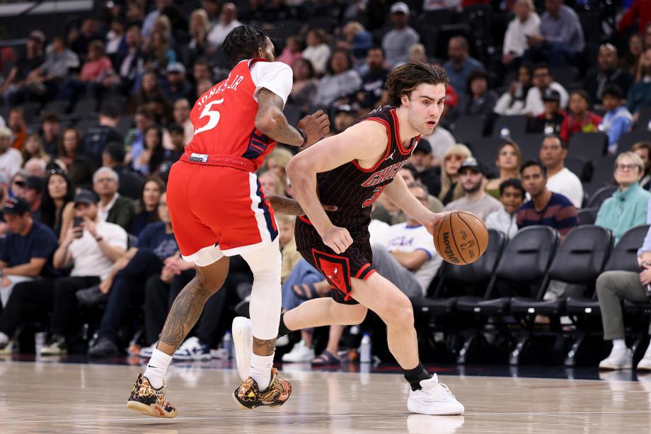 NBA-伦纳德28分喜迎里程碑 快船主场轻取公牛