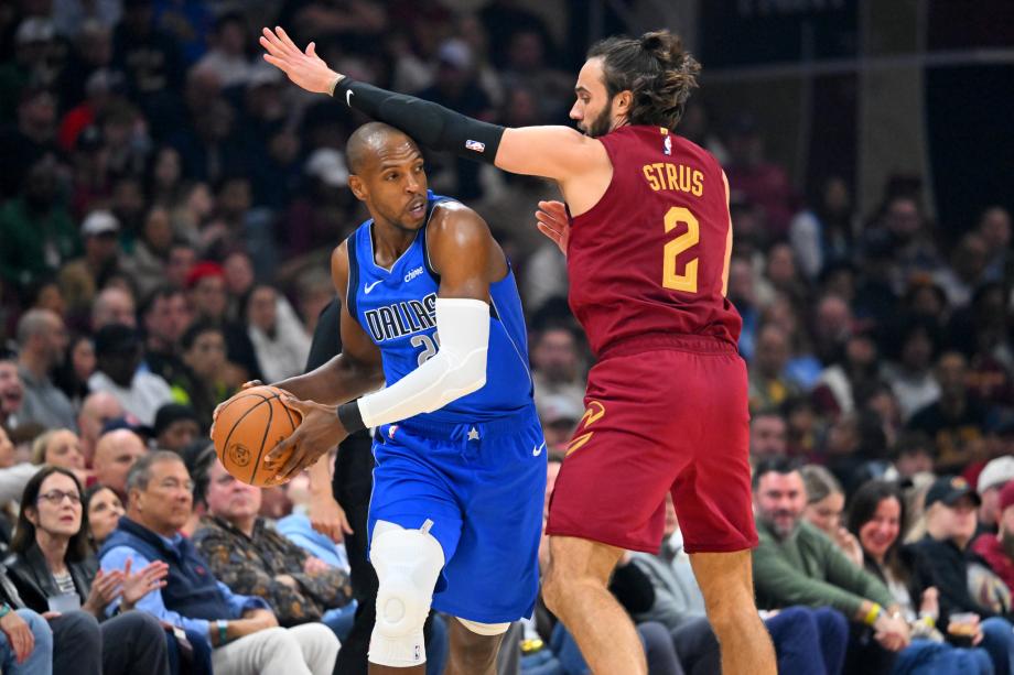 弗拉格27+10米切尔26+11 独行侠客场击败骑士