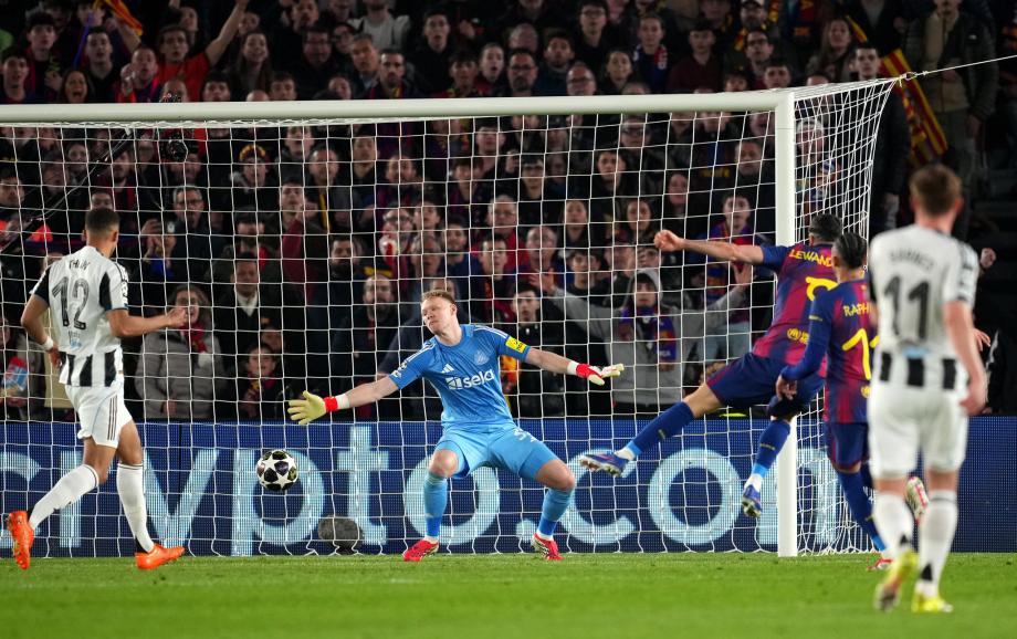 欧冠-拉菲造5球莱万双响 巴萨7-2纽卡晋级八强