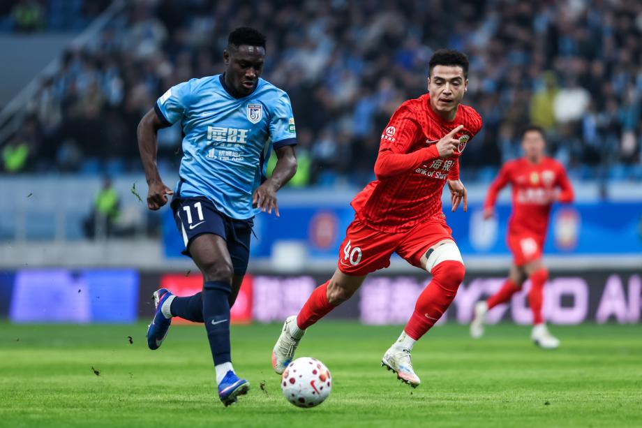 马莱莱助攻阿奇姆彭建功 大连英博1-0上海海港