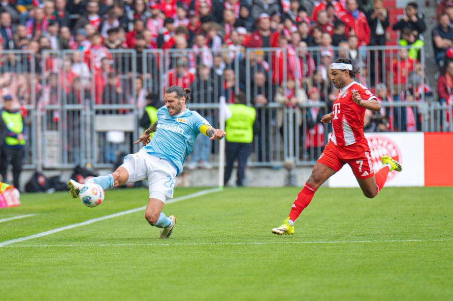 德甲：凯恩奥利塞破门格纳布里双响 拜仁4-0大胜