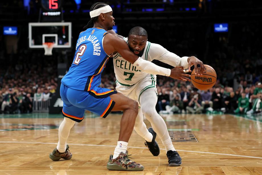 布朗31+8+8亚历山大33+8 凯尔特人终结雷霆12连胜