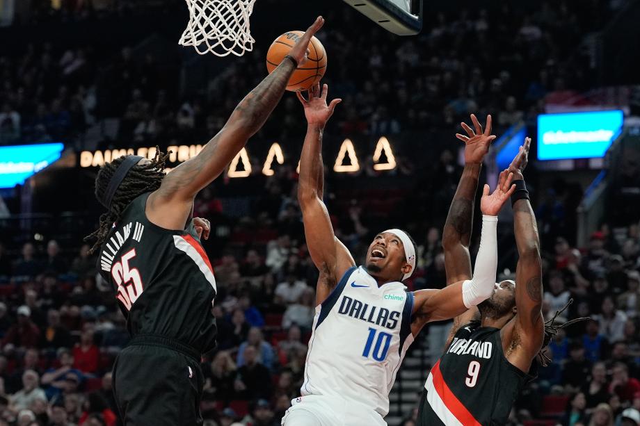 巴格利26+9弗拉格24分 独行侠100-93开拓者