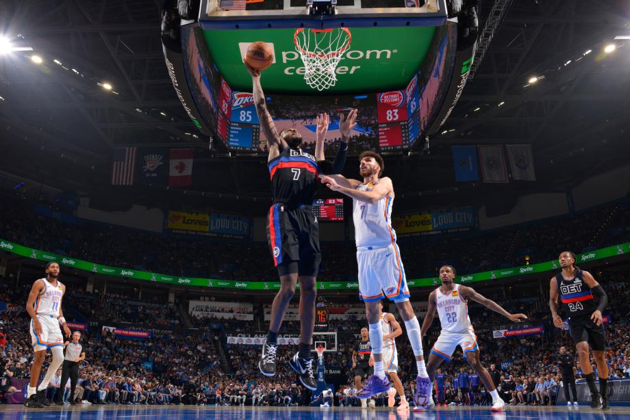 亚历山大47+5 雷霆加时险胜活塞迎来三连胜