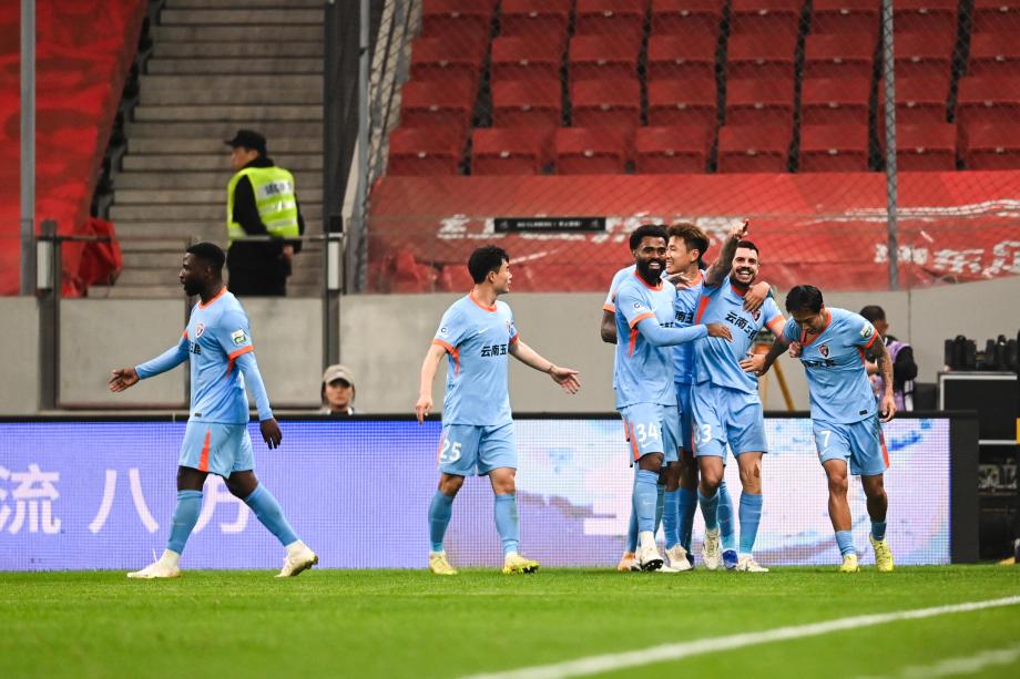 莱昂纳多王燊超进球 上海海港战胜云南玉昆