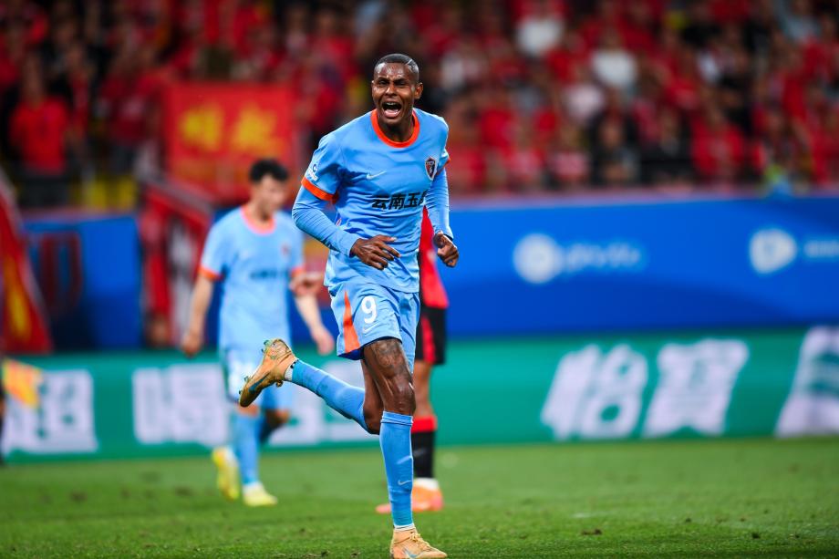 中超-费利佩替补建功 成都蓉城2-1逆转云南玉昆