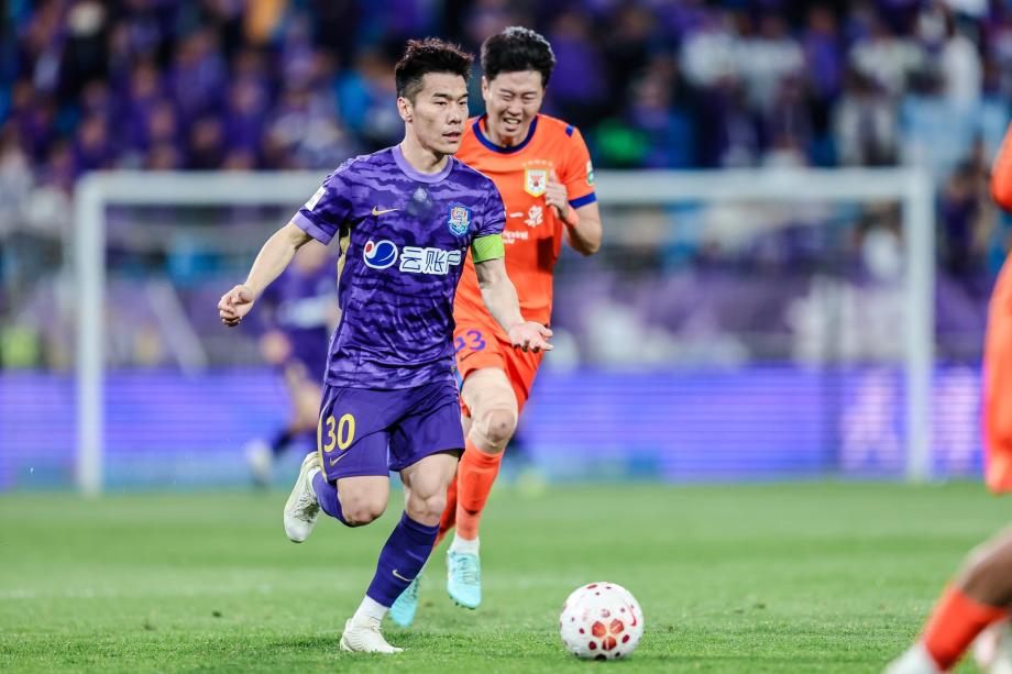 中超-基莱斯世界波陈泽仕建功 泰山2-1逆转津门虎