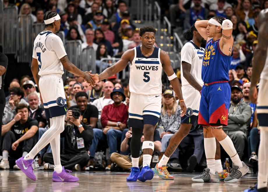 爱德华兹30+10 森林狼19分大逆转掘金总分扳成1-1