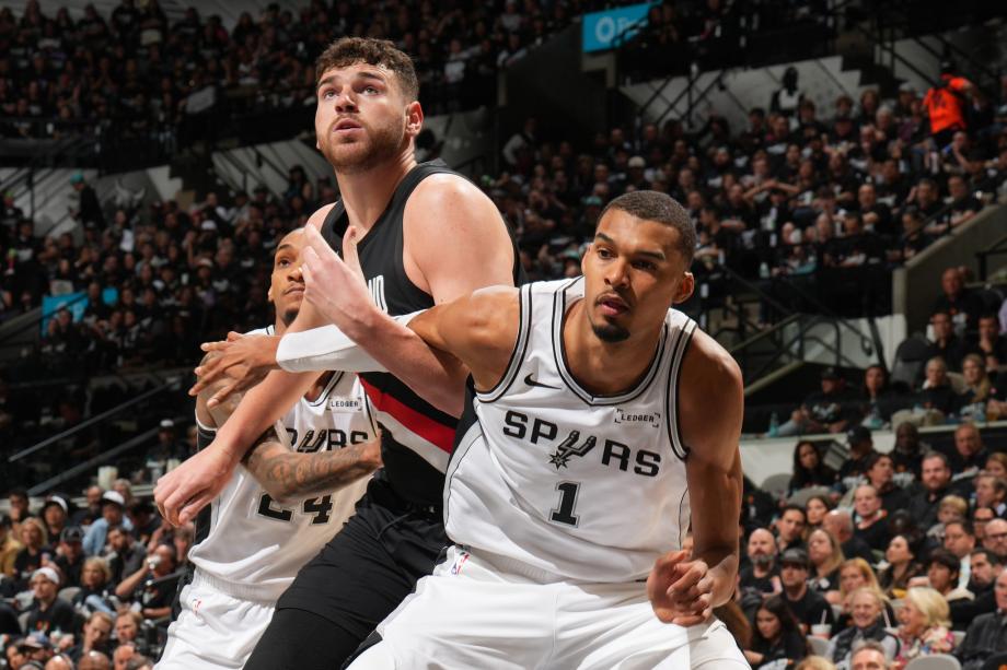 亨德森31分文班伤退 开拓者逆转马刺扳平总比分