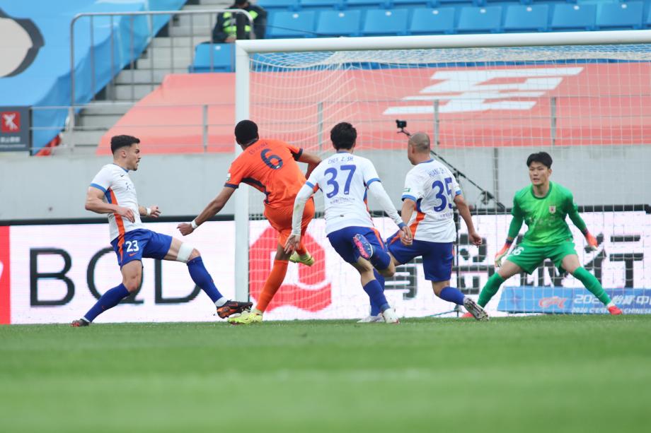 埃朱马梅萨乌迪破门 海牛4-1胜泰山积分转正