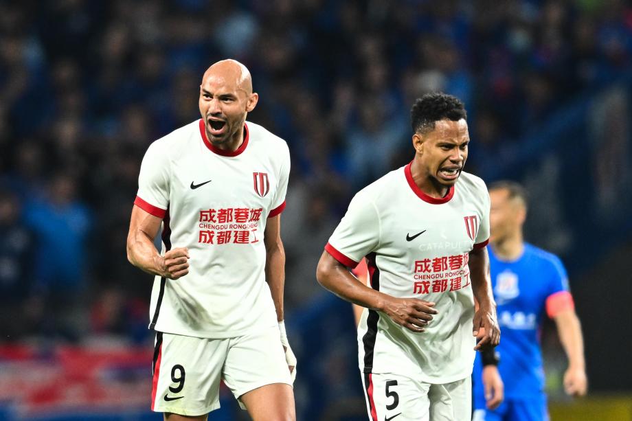 中超-费利佩双响席尔瓦绝杀 蓉城3-2逆转申花
