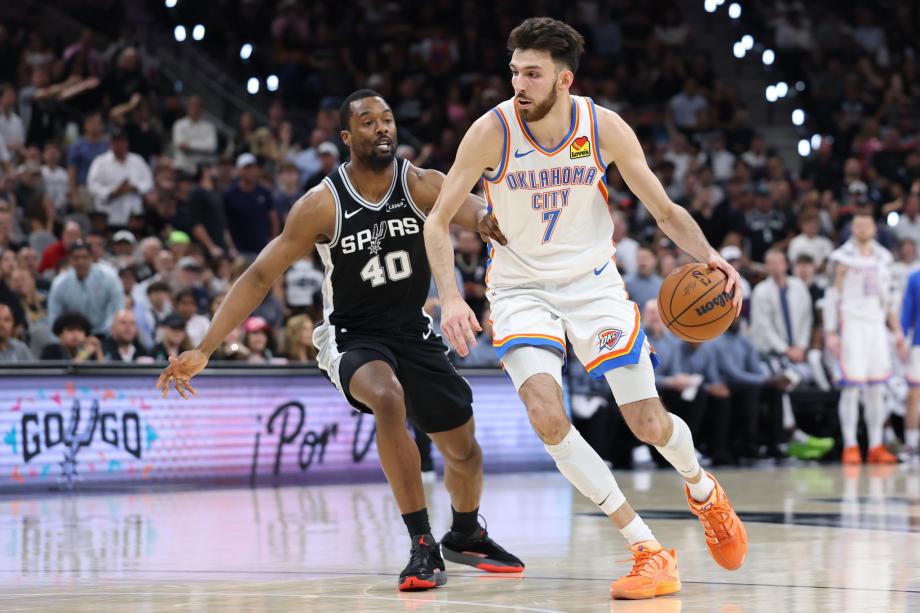 文班亚马28+10马刺大胜雷霆 NBA西决拖入抢七